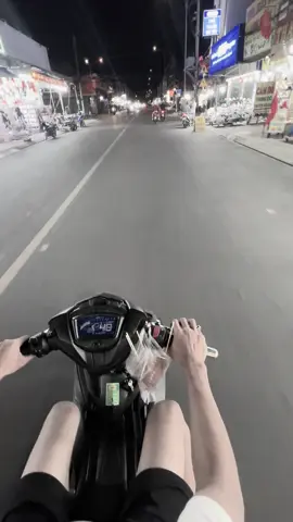 thứ em cần là vật chất 🤍