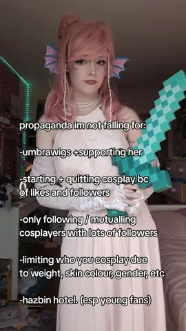 ignore the random video in the bg i didn't have any others lmao  #fyp #cosplay #cosplayer #mcyt #mcytcosplay #Minecraft #ldshadowlady #ldshadowladycosplay #empires #empirescosplay #empiressmp #empiressmpcosplay #oceanqueen 