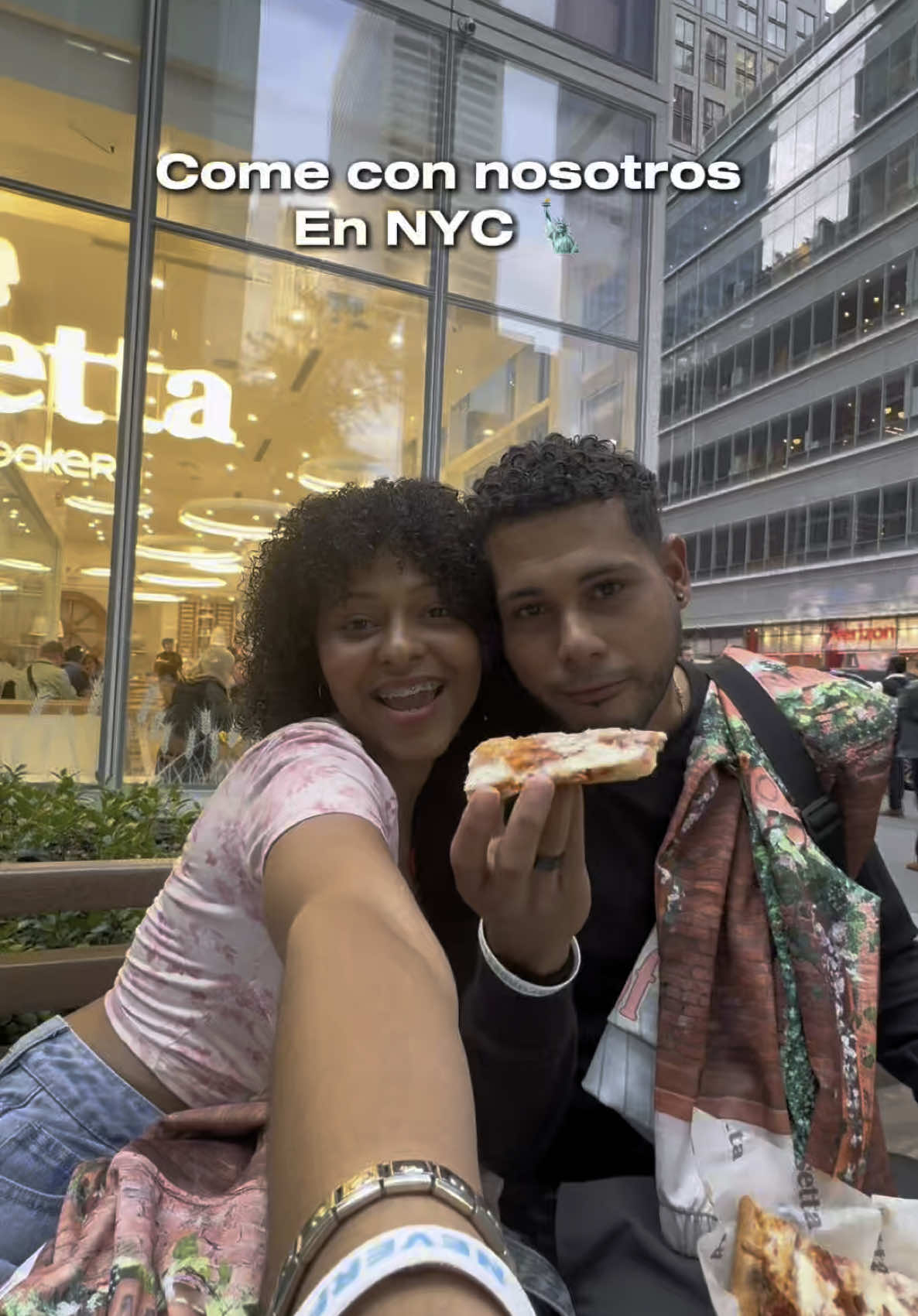 Come con nosotros en @rosettabakeryofficial  en NYC! 