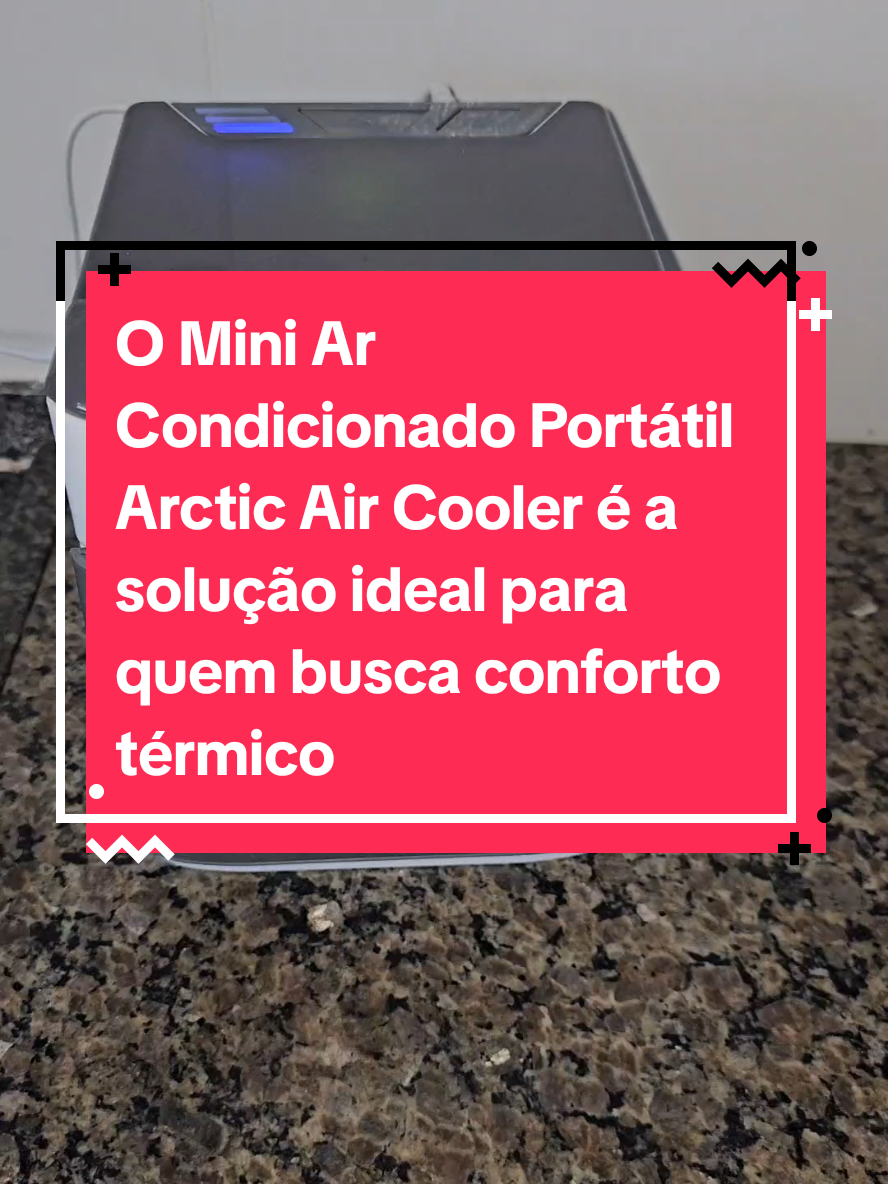 O Mini Ar Condicionado Portátil Arctic Air Cooler é a solução ideal para quem busca conforto térmico de forma prática e econômica. Com design compacto e moderno, ele funciona como climatizador, umidificador e purificador de ar, proporcionando um ambiente mais fresco e agradável, especialmente nos dias mais quentes. A alimentação via USB permite o uso em diversos locais, como escritórios, quartos ou até mesmo durante viagens. Além disso, sua luz LED colorida oferece um toque de charme e tranquilidade ao ambiente.