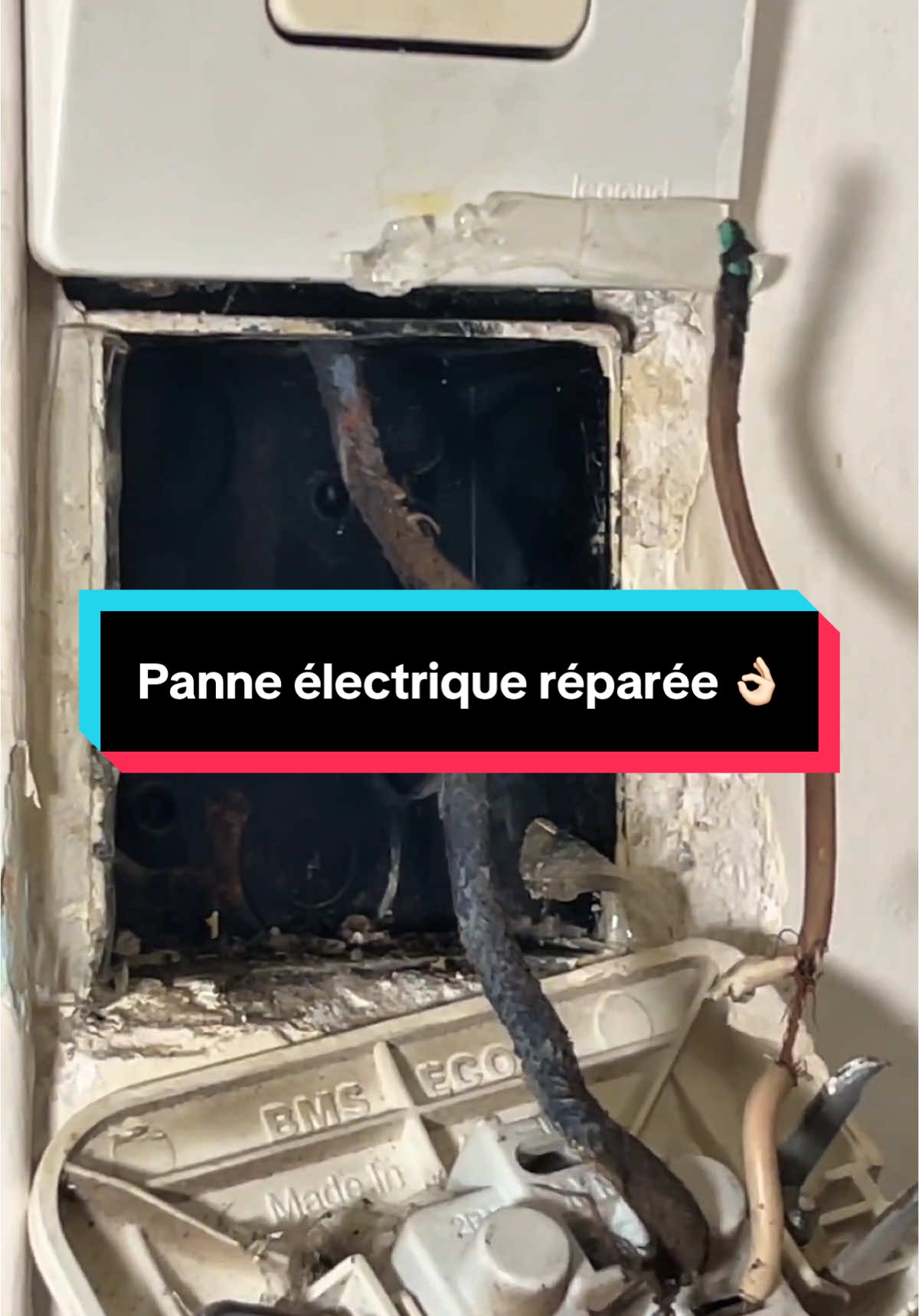 Panne réparée ⚡ #électricité #pannemaison #bricolage #MrBrikoula #astuce #réparation #DIY #tuto