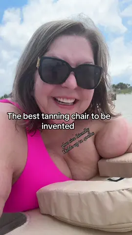 The best tanning chair to be invented #tanningchair #tanning #beachchair 