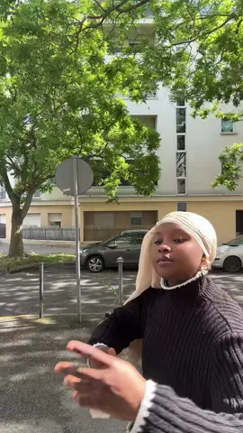 Alilou😀😀😀😀😀😀@Princesse Diabate 🇬🇳 @L’hypocrite en personne 😩 la parti de Doucoure la même j’ai faille tomber 🥹😀eeeeeh
