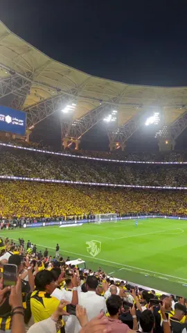 تيفو الاتحاد رقم 2 من ارض الملعب 😰😰😰🔥!!  #دوري_روشن #الاتحاد #احتفال #دورينا_غير #ديابي #الكورفا_قولد #تتويج #بطوله #المدرج_الذهبي #notlikeus #جمهور_الاتحاد #تيفو_الاتحاد #الاتحاد_ضمك #الاتحاد_ضمك #ريمونتادا #بنزيما #بيرجوين #ملعب_الانماء