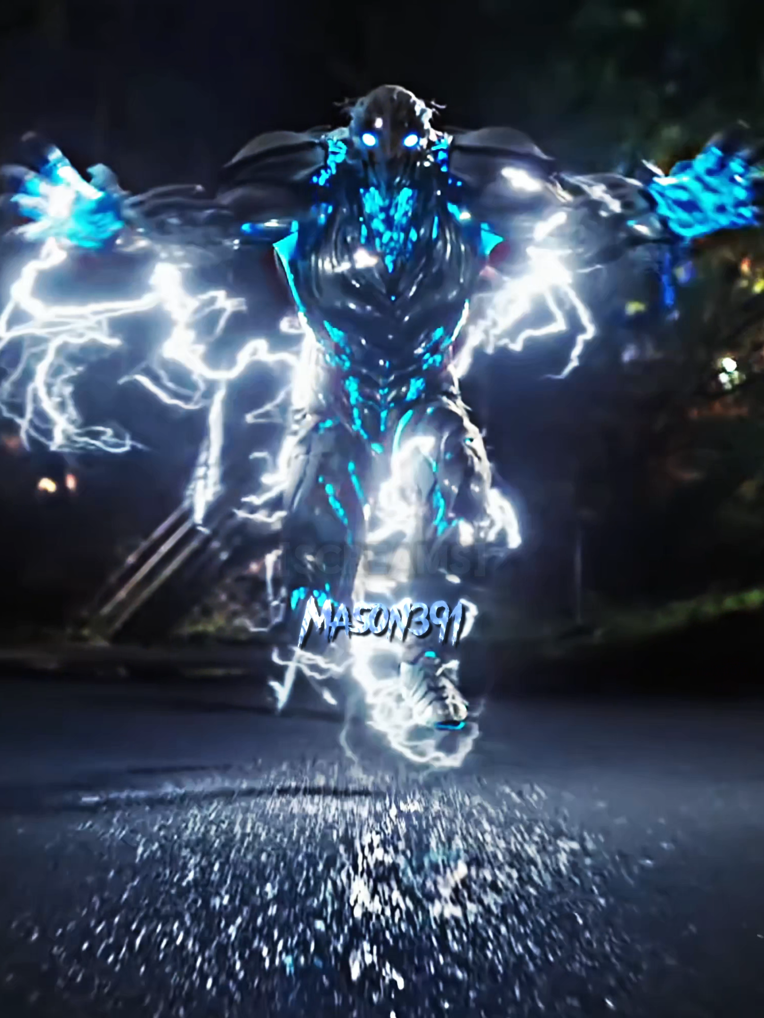 Barry Vs. Savitar's Suit 🥶 #Arrowverse #grantgustin #Theflash #dccomics
