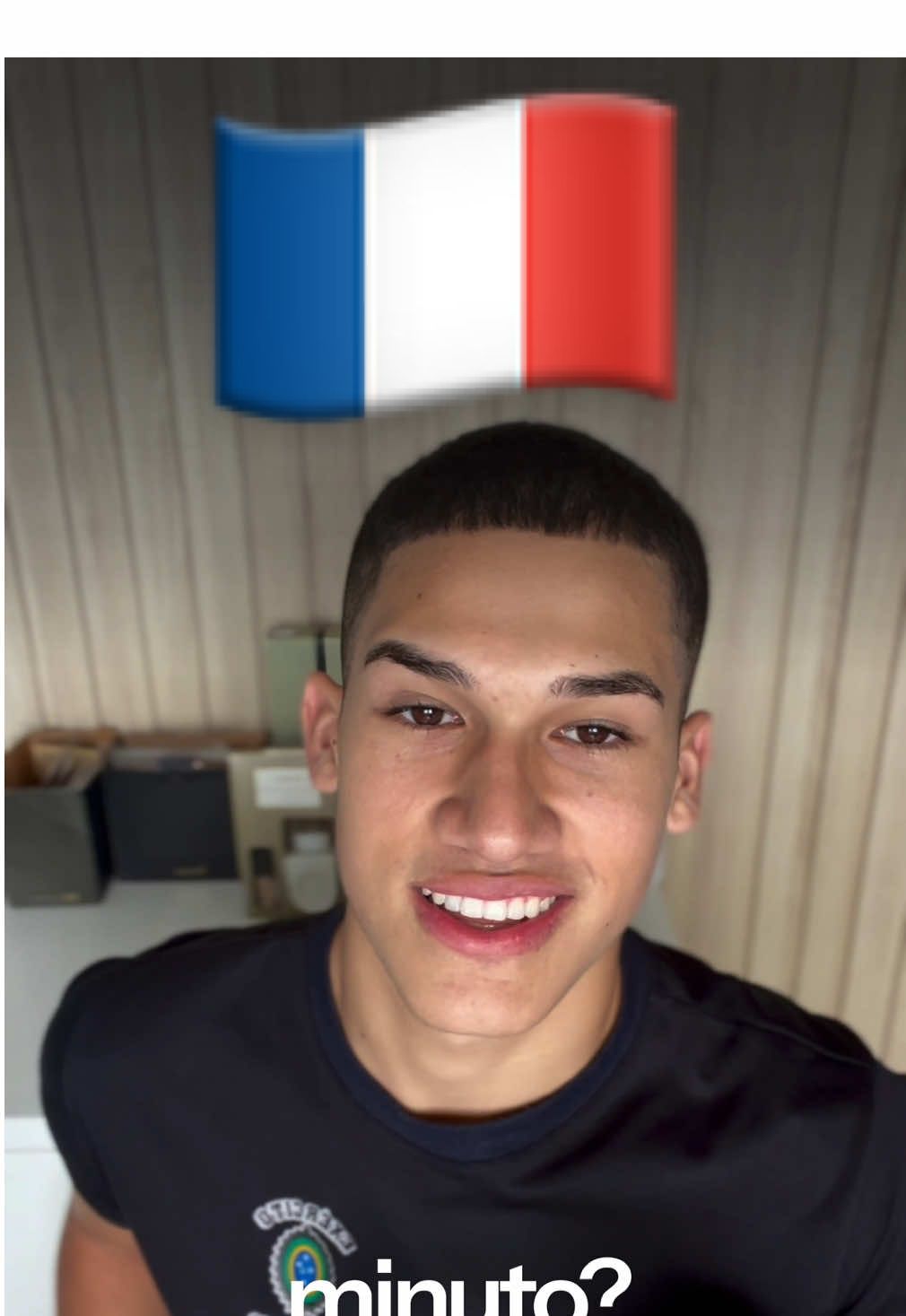Vamos aprender um pouco de Francês hoje? 🇫🇷 #poliglota #idiomas #linguas #viajem #europa #bilingue #fyp #foryoupage #viralvideos #foryo #alfabeto #france🇫🇷 #france 