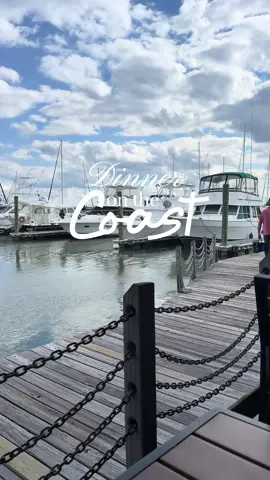 coastal dinners are unmatched 🦞🦐⛵️ #dinner #eastcoast #eastcoastsummer 