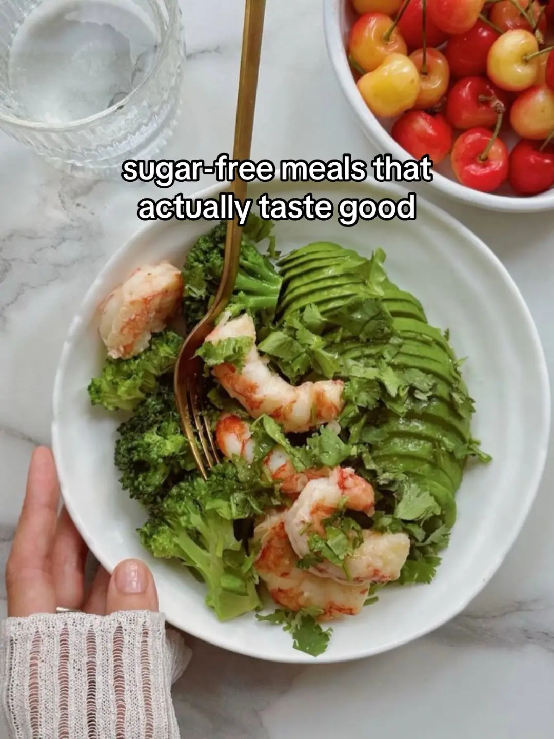 5 more sugar-free meals I love 🥚 Hard-boiled eggs + seaweed + avocado 🥒 Cucumber boats with hummus + chili flakes 🥑 Guac lettuce wraps with lime and hemp seeds 🧄 Roasted cauliflower with garlic + paprika 🫚 Ginger chicken soup with zucchini noodles #nosugar #sugarfree #cleaneating #lowsugarmeals #sugarfreediet #wholefoods #realfood #healthymeals #food #eating #guthealth #sugarfreeeats #focusfoods #usa 