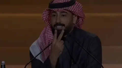 جيتك وعندي كلمتين . منشن؟                 #شريان_الديحاني #تيم_المصممين #جـــٓـفـَـا 