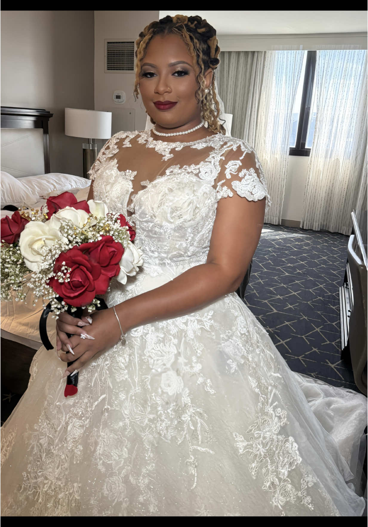 Another busy weekend with some beautiful ladies. Congratulations Tamara!🥰 . . #classicwedding #bride #weddingday #redlip 