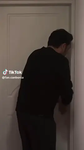 بحسهم شبه الاطفال اوى😂😂عفويين بشكل غيرررر🥺❤️الاحترام اللى بينهم عاكس ع الشخصيات اللى بيقدموها لدرجه ان بنسي انهم محمد وهاندان يعنى بتخيل ايبرو وبولنت حقيقي بجد اللى جمع الاتنين دول مع بعض انا بحبه😂🫶🫠 #دين_الروح -بولنت اينال-ايبرو اوزكان #bülentinal #canborcu #ebruözkan 
