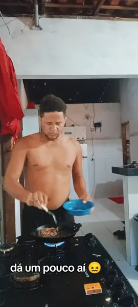 dá um pouco aí 😖😖#memestiktok #africantiktok #rindoate2050 #penalvamaranhao #comedia #fyyyyyyyyyyyyyyyyyyy #rindu #comida #rindomuito #comedyvideos #humorbrasil #rindomuito #memestiktok #viral