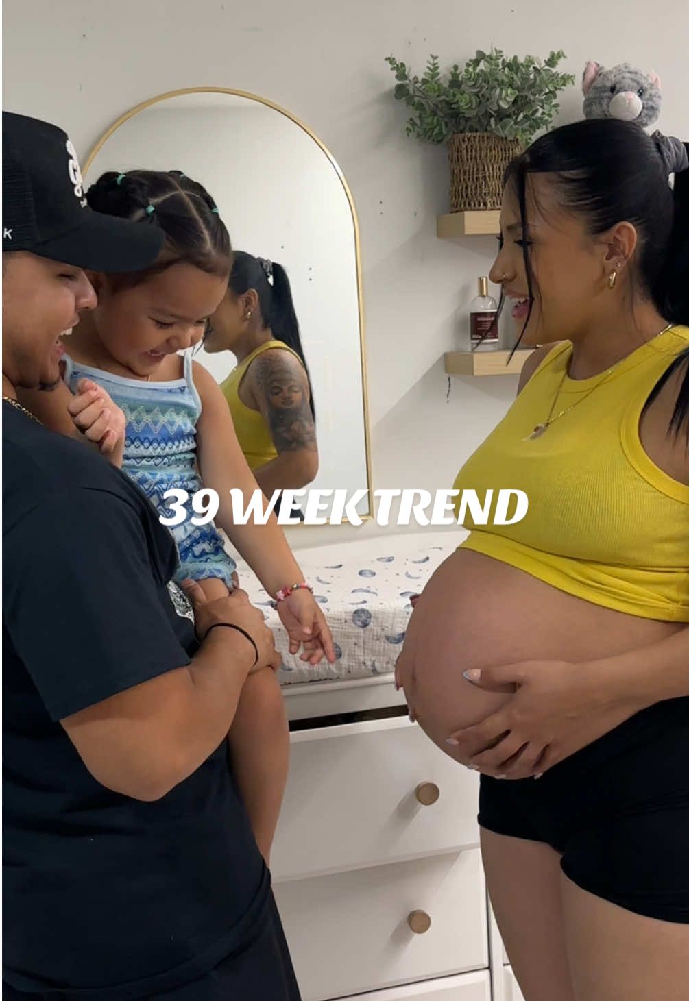 Didn’t know a pregnant belly was deflatable 😂😅 @TellezJoanna  #39weeks #pregnant #pregnantwife #pregnantbelly #pregnantbump #trend 