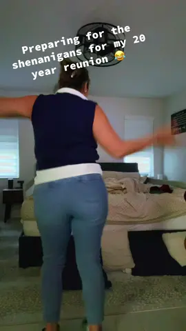 Bro who did this remix ?!?#lmfao #hsreunion #funny #icantdance #danceoff #🤪 