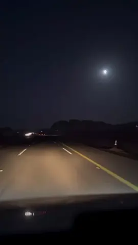 انا مولع بك يوم ذقت العذاب اشكال 🌚