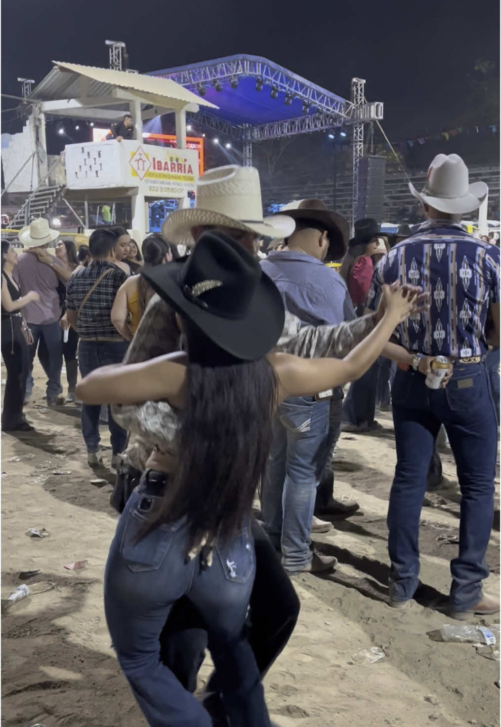 #asisebailaenelrancho😍🌵 #nayarit🇲🇽🇲🇽🇲🇽 #jaripeobaile #paratiiii #fyp #vaquero 