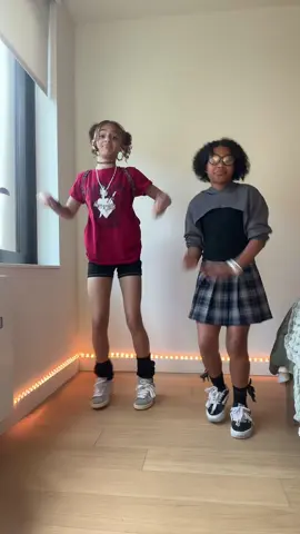 Comment your favorite punk Rock song 🎧  #royalamira #litinfluencer #litkids #famouskids #fypシ #trendingvideo #wavykids #viral #nyc 