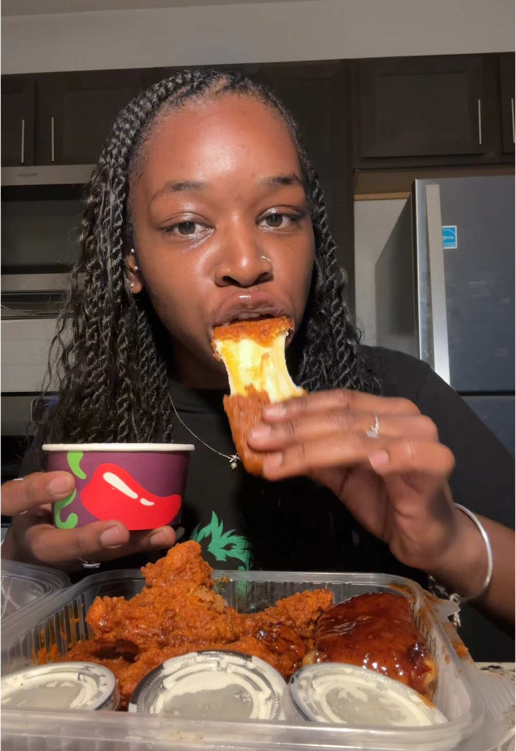 Rate that cheese pull 😮‍💨 - Chilis Triple Dipper Mukbang #eating #mukbang #Foodie #foodtiktok #tripledipper 