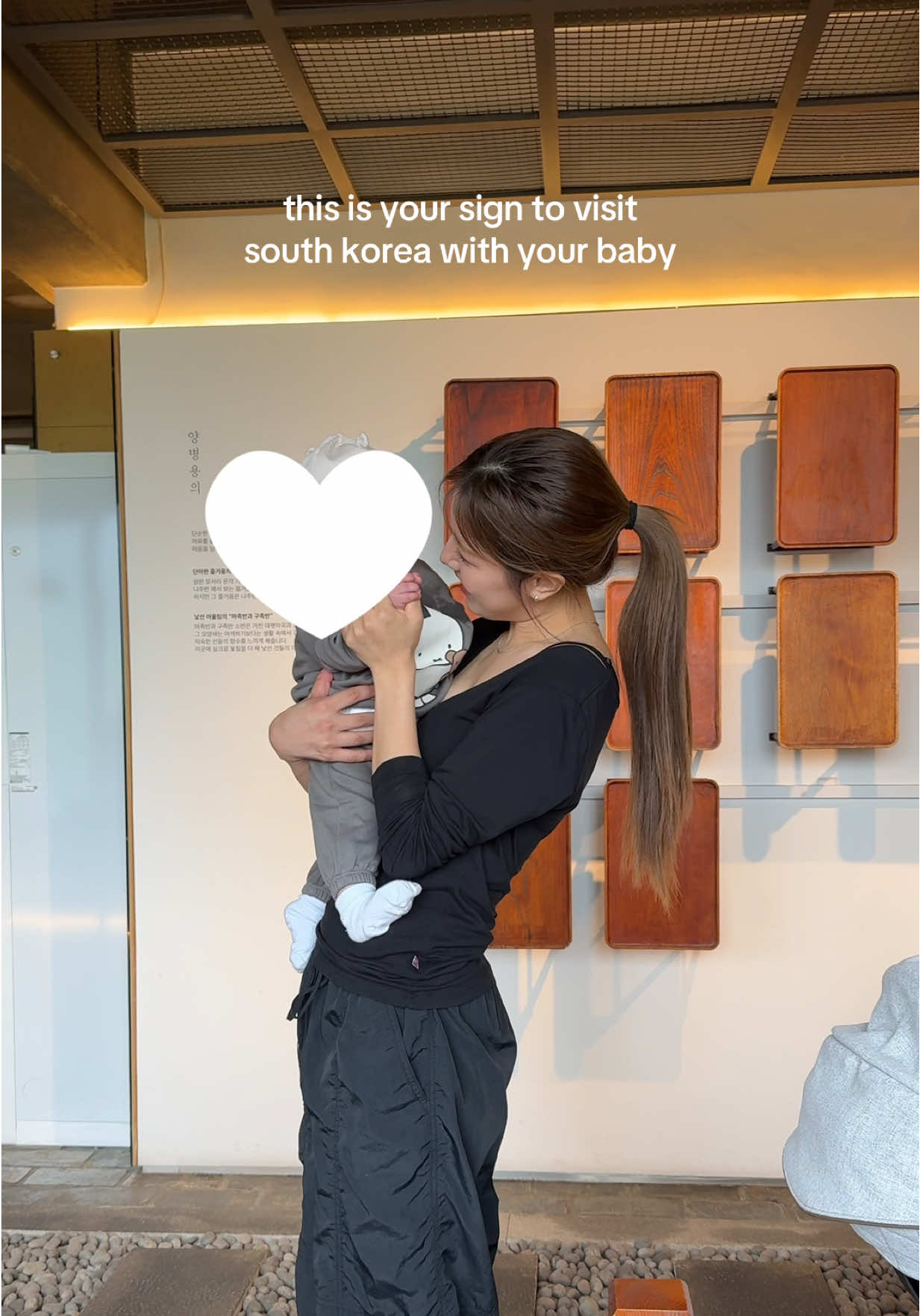 didn’t film all the love baby c received but was grateful for all of them! 🥹 he was very popular and everyone loved him and stopped what they were doing to interact with him 🤍 he definitely loved the attention 🤭 last clip was the waitress holding baby so we can eat our food because he was getting really fussy 😭🫰🏼 #baby #babysfirstinternationaltrip #travelingwithaninfant #babyboy #korea #southkorea #babyfriendly #visitseoul #seoul #koreatrip #travelingwithbaby #babylove #babyfever #seoul #seoultravel 