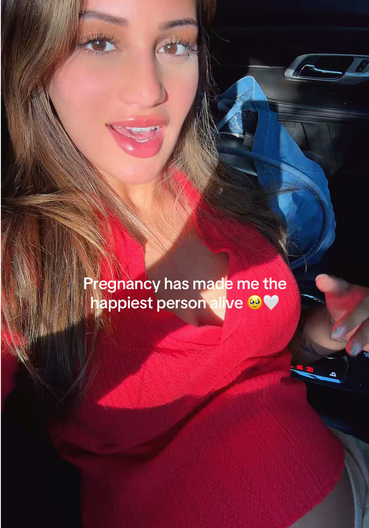 Truly the best time of my life and it’s only going to get better ?!?!! Gonna go cry 🥹💛 #pregnant #happy #baby