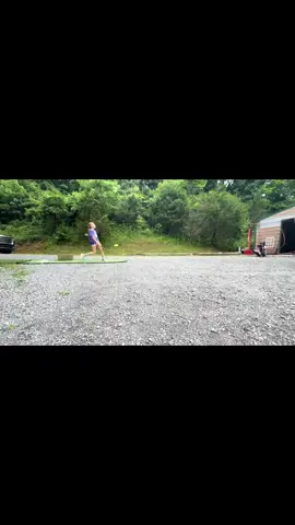#pitchersmom #travelsoftball #10ukidspitch #pitchinglessons #softballpitcher 
