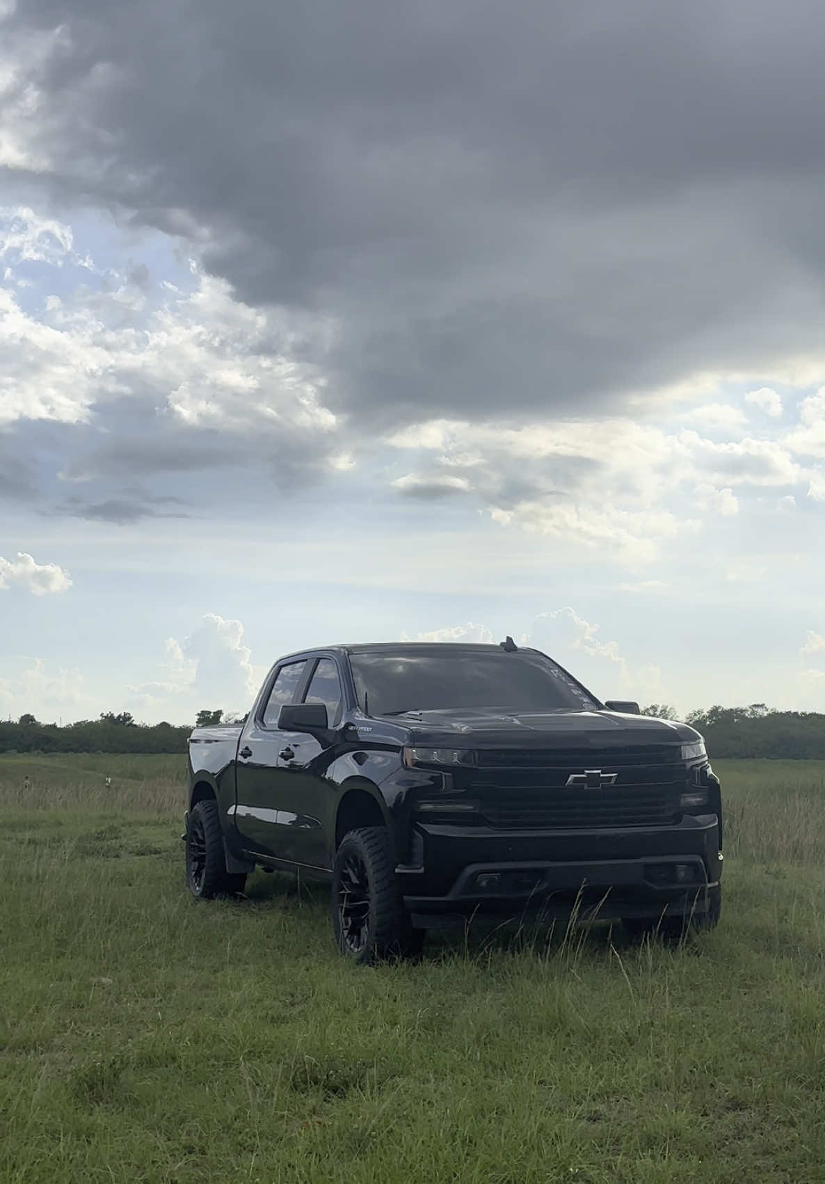 Rancho Alvarado Guzmán 🐐 . . . #fyp #intro #introwheels #explorepage #suelo #suelomob #droppednnbs #denali #denaliclone #trokiando #trokiandocuh #droppedtrucks #truckin #truckinaround #trucking #takuachiando #corridostumbados #corridoschingones #lowtrucks #streettrucks #suelotrokas #staytruckin #singlecab #denali #denaliclone #trokasperronas #trokaschingonas #trokastumbadas #nnbs #nnbsnation #tranqui