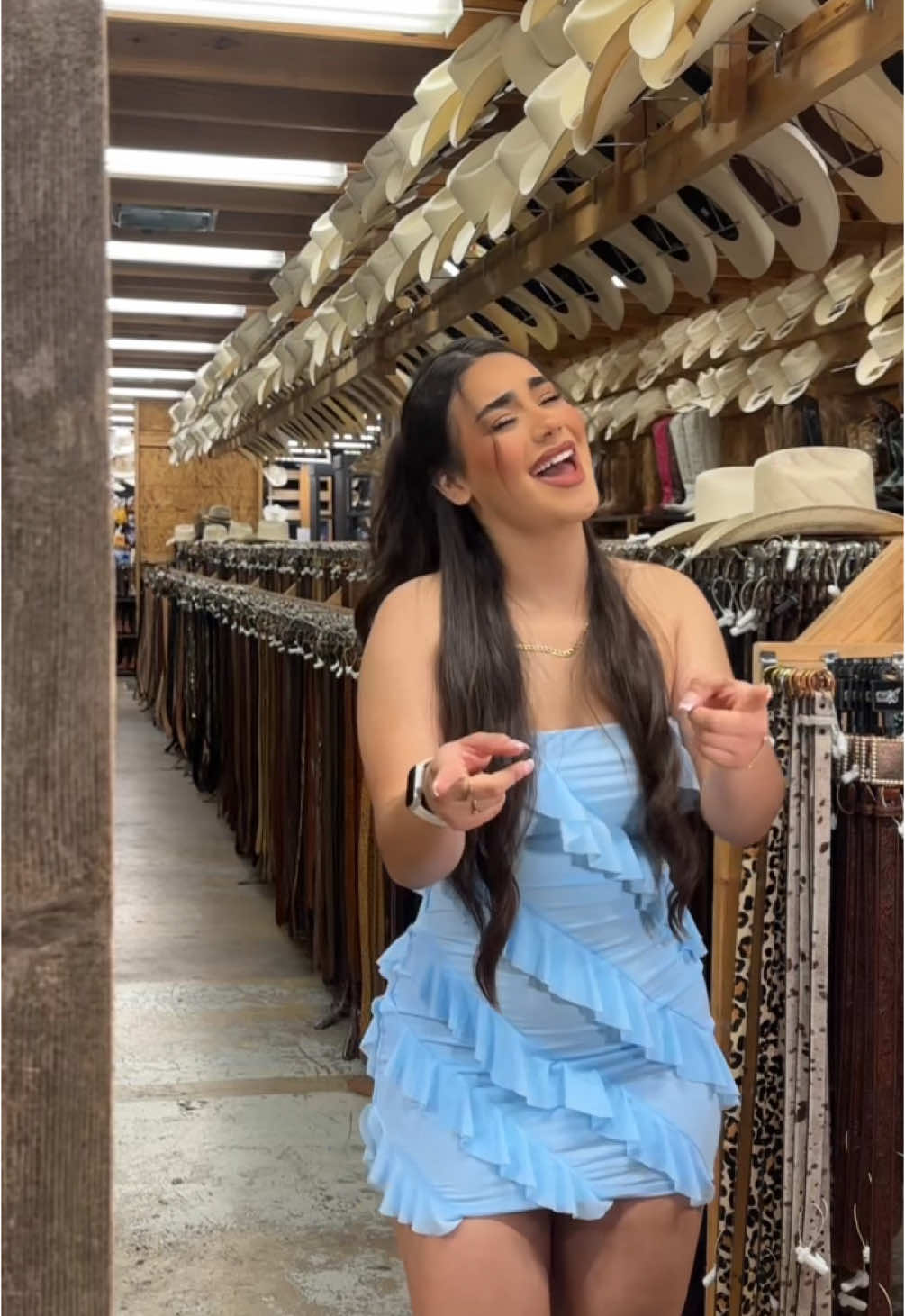 #paratiiiiiiiiiiiiiiiiiiiiiiiiiiiiiii #ranchosemental #westernoutfits #fypage #sigueme #outfitcouple #dallas #cowboy #fypシ @Monse0108 