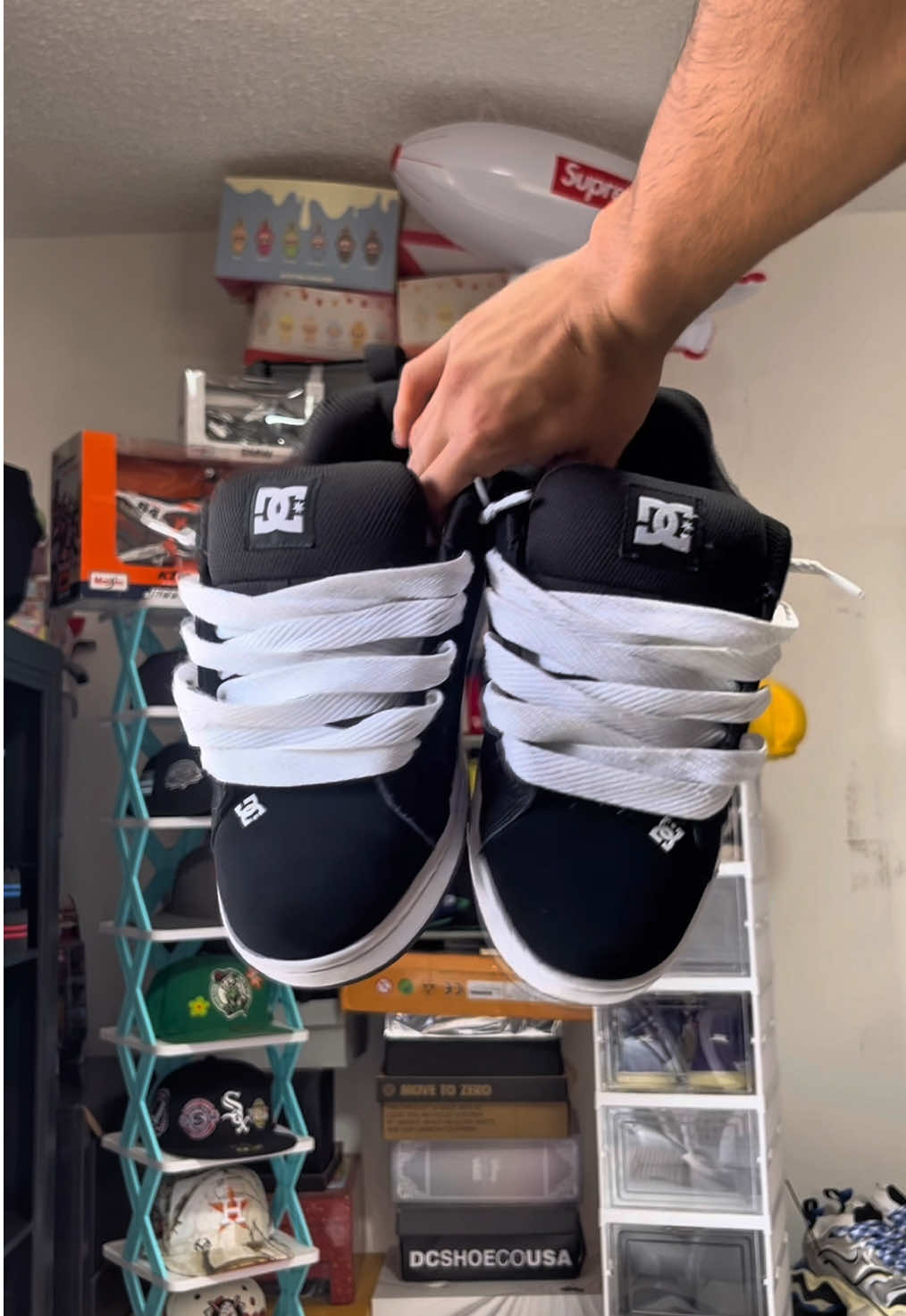 Tutorial para amarrar las #dcshoes 🔥  #streetwear , #outfit , #fashion , #fashiontiktok , #shoestyle , #zapatillasdemoda , #lacingtutorial , #styletips #sneakerhead , #fashioninspo 