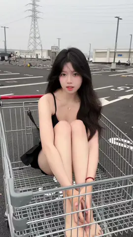 Bạn có muốn thêm vào giỏ hàng không ??? #1000kveiw🤘🏿🤘❤️🖤 #yebingbing #fybシ #tiktok 