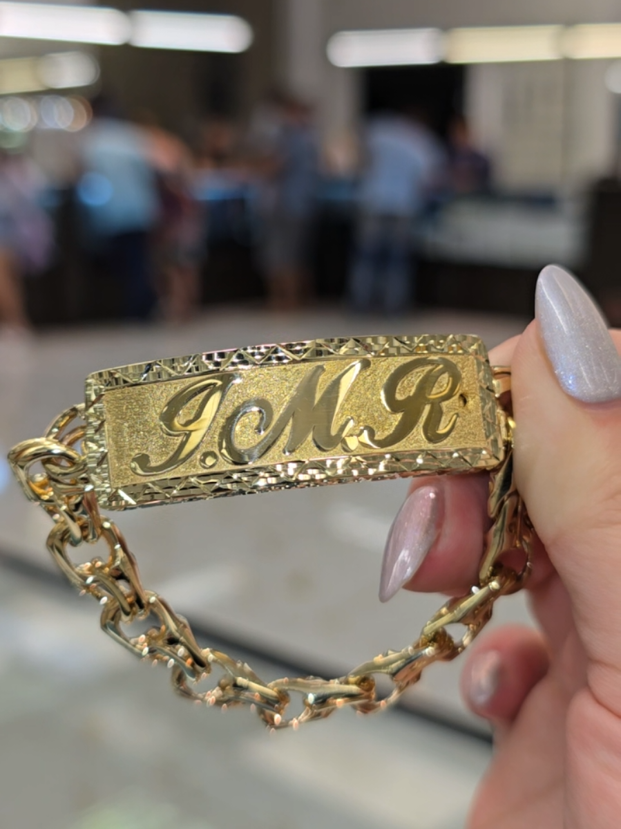 @TAMAYOS THE BIG STORE @TAMAYOS THE BIG STORE @TAMAYOS FABRICA DE ORO @tamayoshoustonoficial #tamayos #oro #gold #tamayosfabricadeoro #viralvideo #webuygold #chinolink #nowhiring #mcallentx 