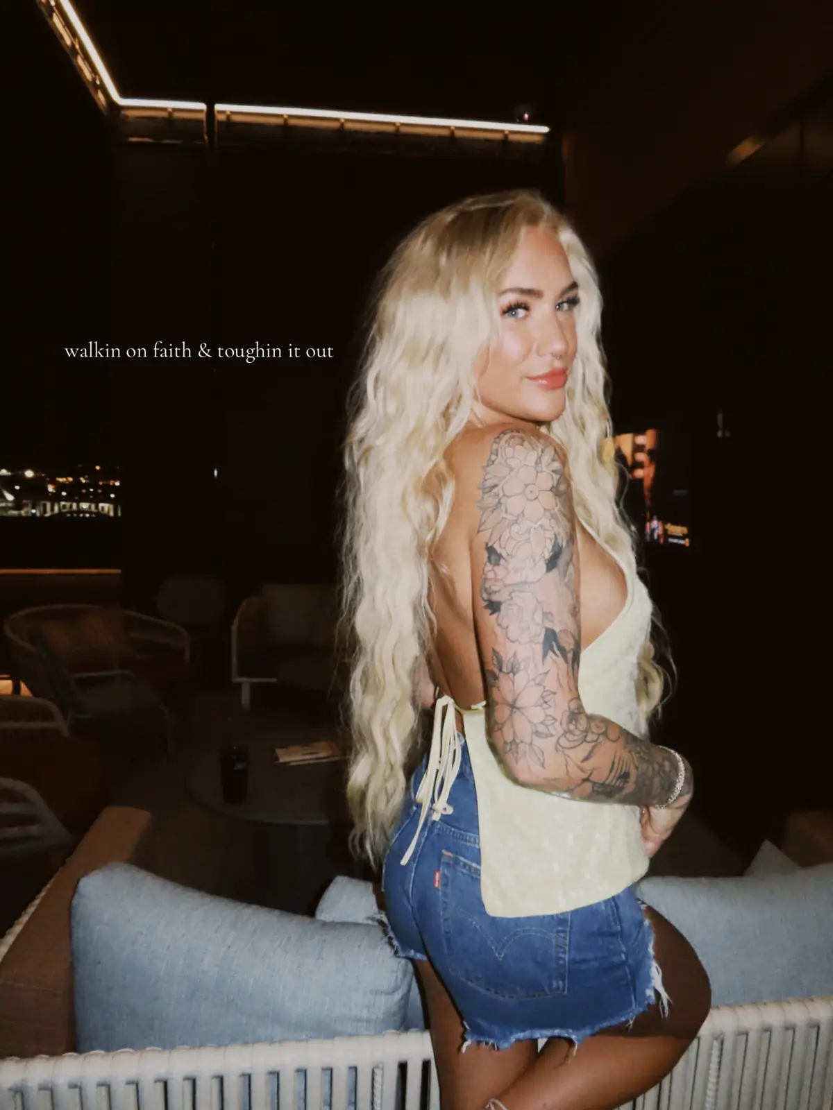 </3