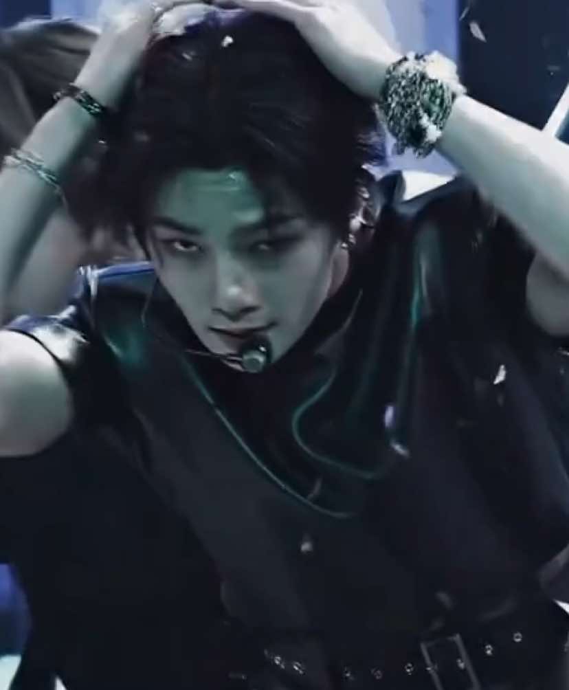 shake e cc novo 😝 #jeongin #jeonginedit #fyp #edit #klnows #straykids #skz shake & cc: Aphr.m3x (YouTube) ib: @olly ᨒ 