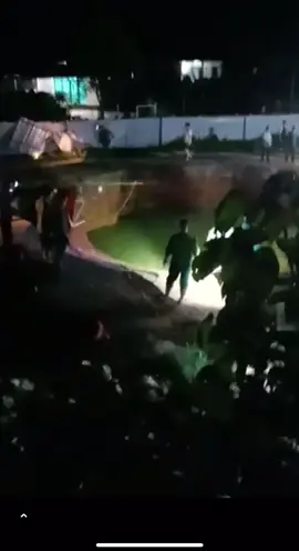 Ai quên lối đi mà đi nhầm xuống hố tử thần tại kim lư na rì thế này . Ai có con cháu hôm qua đi chơi k về thì gọi xem đag chơi ở đâu nhé #xuhuong #tainan 