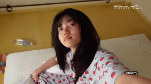 Even though she doesn't know that I exist, I'll keep loving her. Saranghae, nae Taeri.