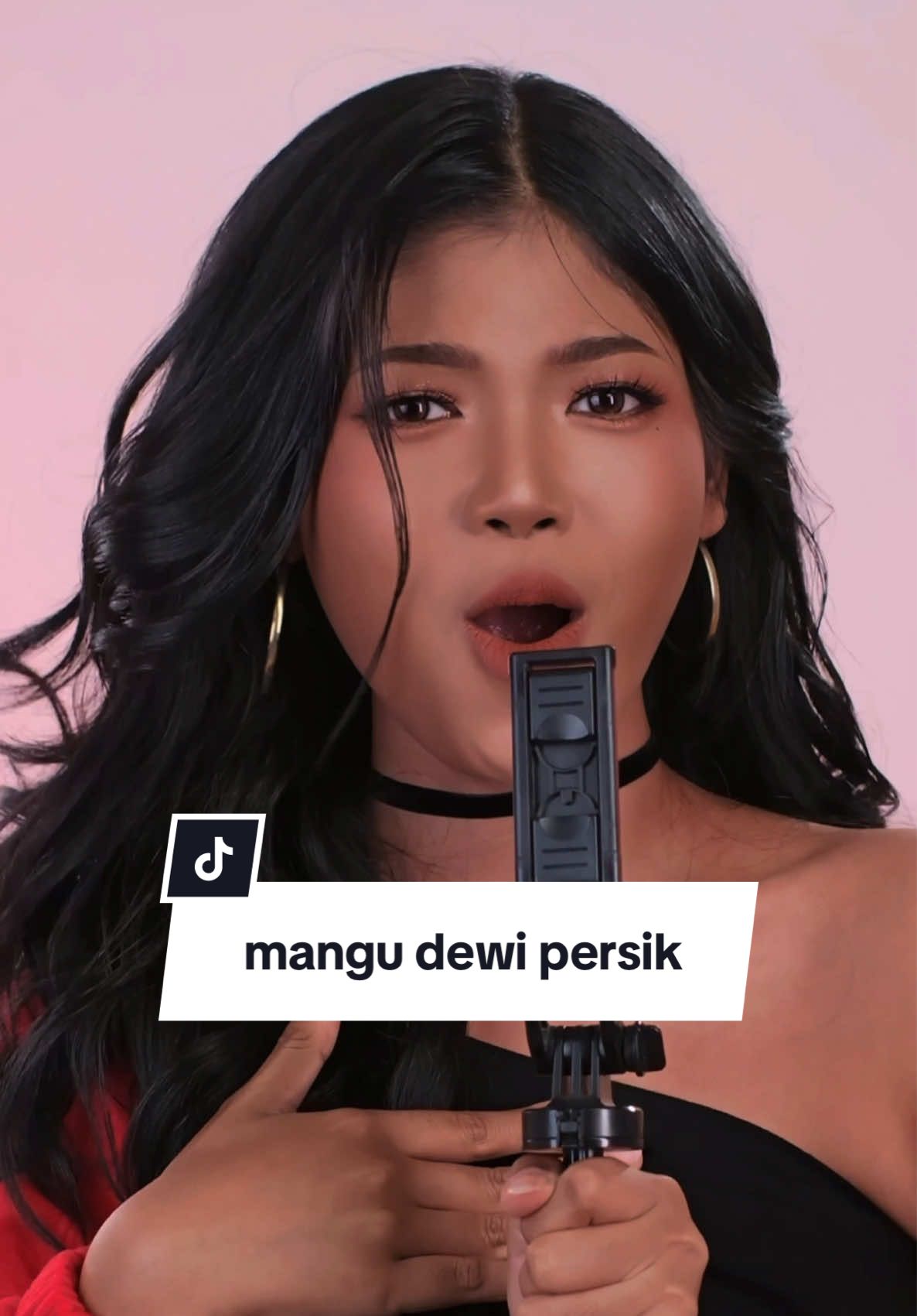 Membalas @obb1t coba tebak aku recreate makeupnya siapaaa ? clue : artis drakor 🫣 #makeuptransformation #tannedskin #dewipersik 