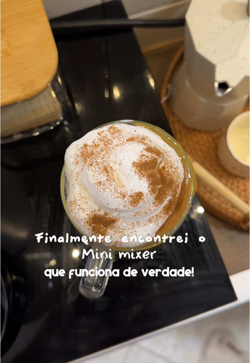 Não achava um mini mixer com uma potência boa por nadaaaaa, até que finalmente encontrei esse na @Shopee Brasil 🧡, que além de bom, baratinho 🤌🏼, é lindoooo🤍 #utilidadesdomésticas #utilidadesdolar #acheinashopee #achadinhos #achadinhosparacasa #enxovaldecasanova 