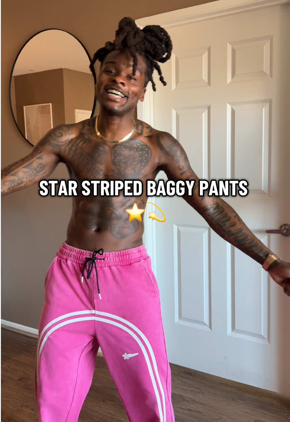 Y’all know I got every color in these! You gotta grab them too 🔥 #baggy #baggypants #wideleg #widelegpants #stripedpants #starpattern #starpants #baggysweatpants #trackpants #flarepants #TikTokShopFashion 