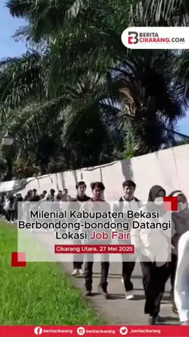 Ribuan warga yang didominasi kaum milenial dari berbagai kecamatan di Kabupaten Bekasi berondong-bondong mendatangi lokasi job fair untuk mendaftar pekerjaan secara massal  di wilayah Kecamatan Cikarang Utara, Selasa (27/01) pagi. . Mereka berencana mendaftar kerja ke perusahaan-perusahaan yang membuka lowongan pekerjan. Sedikitnya terdapat kurang lebih 64 perusahaan yang ikut serta, membuka 217 lowongan kerja dengan total kebutuhan tenaga kerja mencapai 2.517 orang.  . Lowongan yang tersedia mencakup berbagai latar belakang pendidikan, mulai dari SMA/SMK sederajat, D3, S1 hingga untuk penyandang disabilitas. . Baca selengkapnya di beritacikarang.com . Kirim Foto & Video Seputar Kabupaten Bekasi ke 089508021125 . #cikarang #jobfair #presidenuniversity  #bekasi #beritacikarang #fyp 