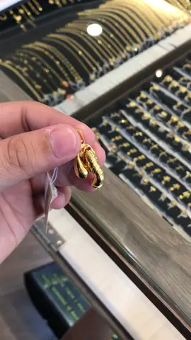 Limited pendant (916) Last stock!!😂 Berminat nak beli atau nak loan boleh pm saya✅  #lavincegoldjewellery #916gold #916goldjewellery #fyp #fyppppppppppppppppppppppp 