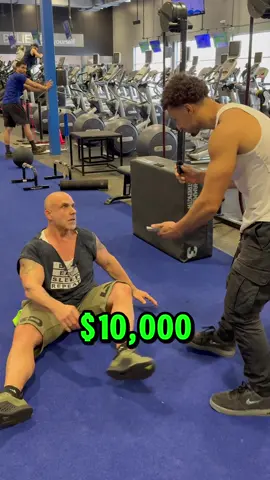 Can he do more push-ups for $10,000💪🏽⁉️ #pushups #challange #viral #gym #trend #fitnesschallenge #mrbeast #winmoney #workout #funny #comedy 