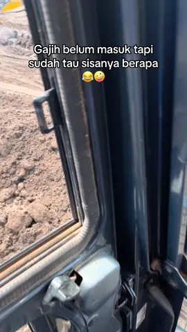 Hitung terus pas gajih sudah masuk cuma numpang lewat 😂😂 #operator_excavator #exsavator #alatberat #febryjkm #febri_opr #ptmaxpotensiaindonesia #ptmax 