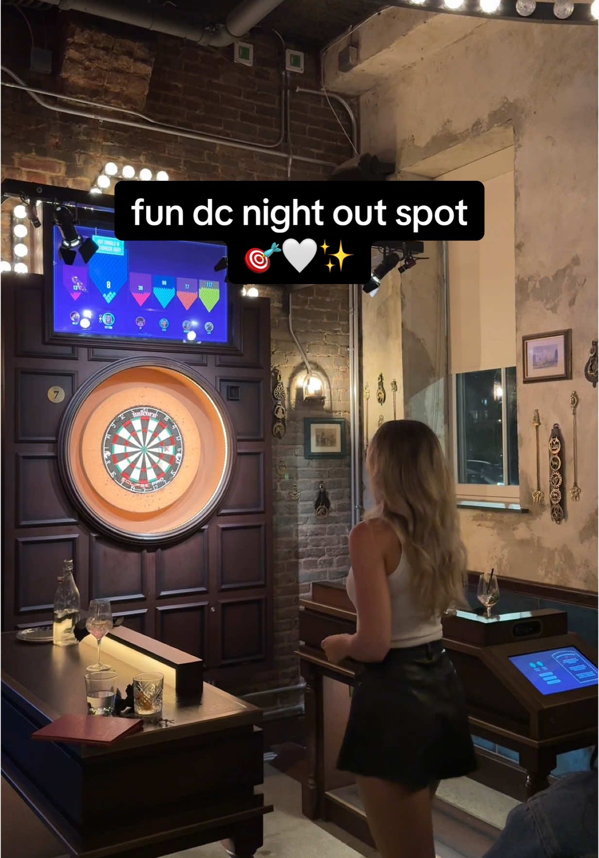 night out spot in washington dc 🎯🤍✨ this is @Flight Club Darts USA & it was such a fun place to go with friends!! darts in dc #dcnightlife #dcnights #dcthingstodo #dmvthingstodo #flightclubdarts #dcfoodie 