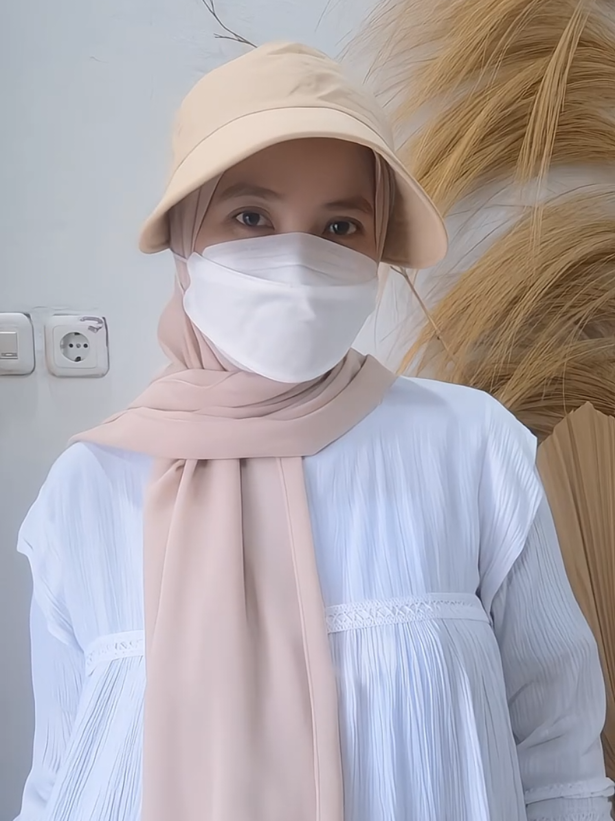 topi anti uv yg udh ada lubang cepol dan pengait maskerny #topi #topiwanita #topikorea #rokcewek #fyp 