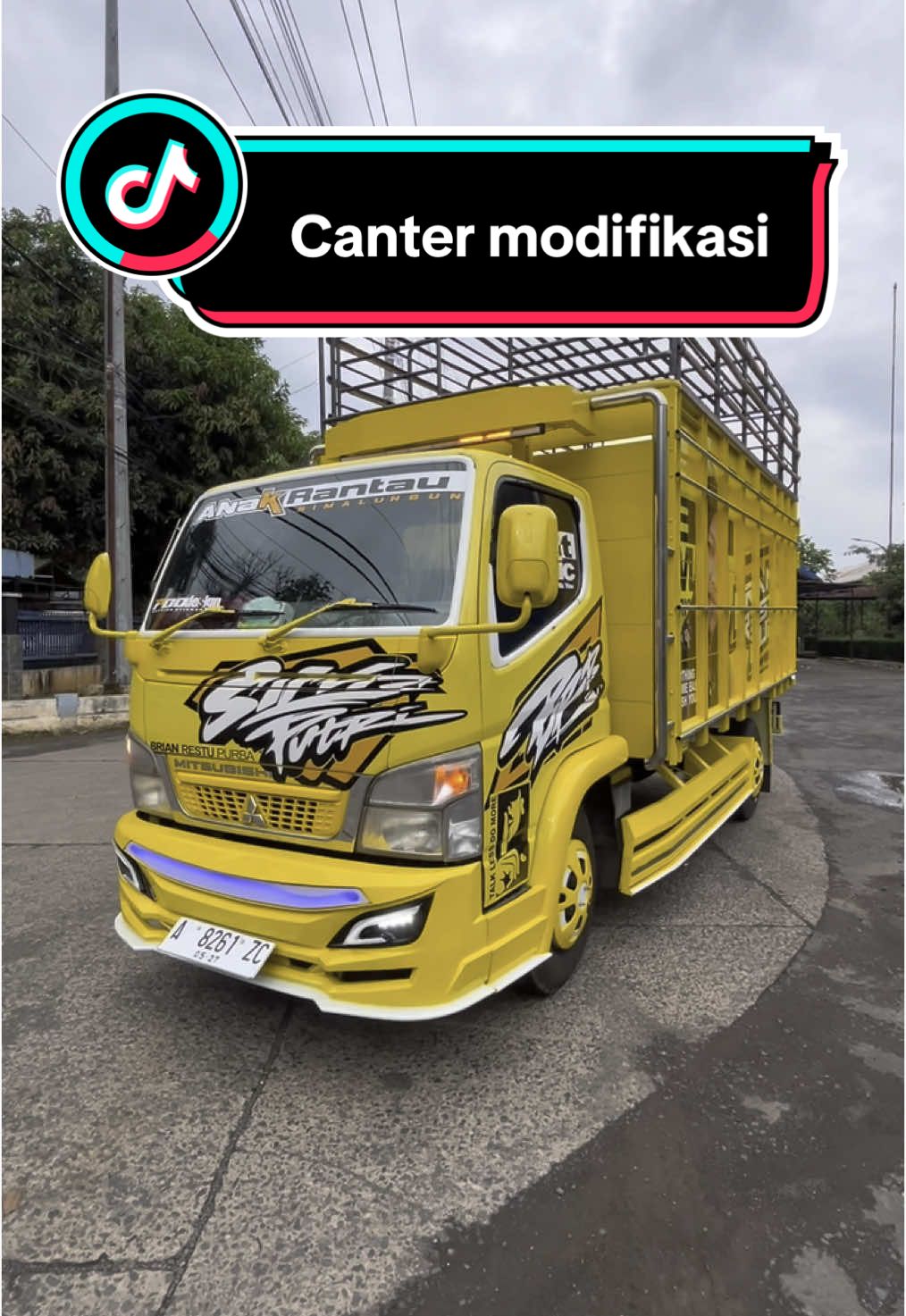 RILIS! unit canter pemesanan bak rekondisi kayu mahoni+variasi dan krodong | info pemesanan bisa langsung DM/WA +62 823-2230-4181 #cahayavariasi #cahayavariasisubah #fyp #modifikasitrukindonesia #karoseribaktruk #trukmodifindonesia #cantermaniaindonesia #loadbak #variasitruk 