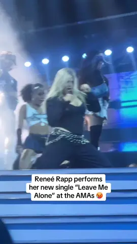 @reneé performed the live debut of her new song “Leave Me Alone” at the 2025 #AMAs 🔥  #reneerapp #livemusic #performance #awardsshow 