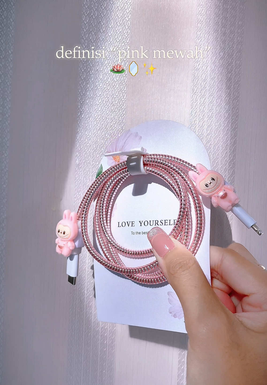 warna pink nya mahal banget🥹 #pelindungkabelcharger #pelindungkabel #cableprotector #pelindungkabelkarakter #pelindungkabelmurah #foryou #pink #fyp 