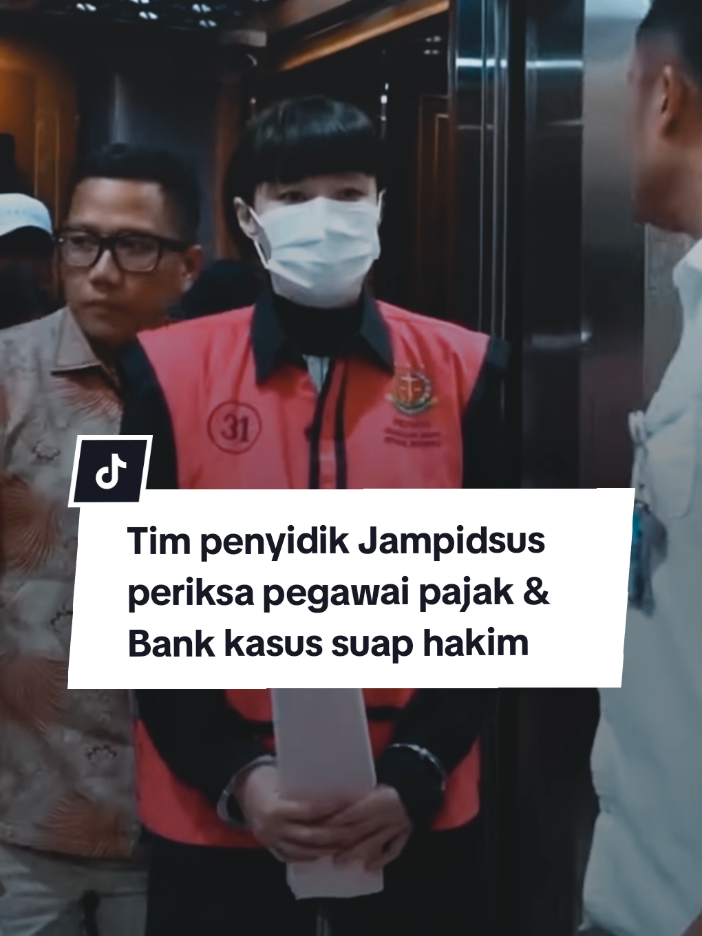 Tim penyidik Jampidsus terus mendalami kasus suap Hakim PN Jakpus, periksa pegawai pajak & bank #fyp #fypage #kejagung #kejaksaan #loyalitaskejagung #bagimunegeri #buzzer #hakim #pengadilan #viral #tiktokpelitfyp #xyzbca 