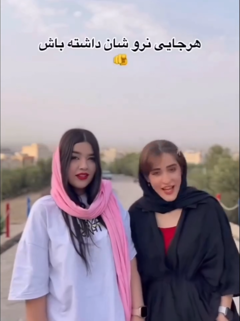 وقتی خواننده ها رو نمیشناسی 😂 . . #طنز #آهنگ #فان #محسن_لرستانی #خنده #تتلو 