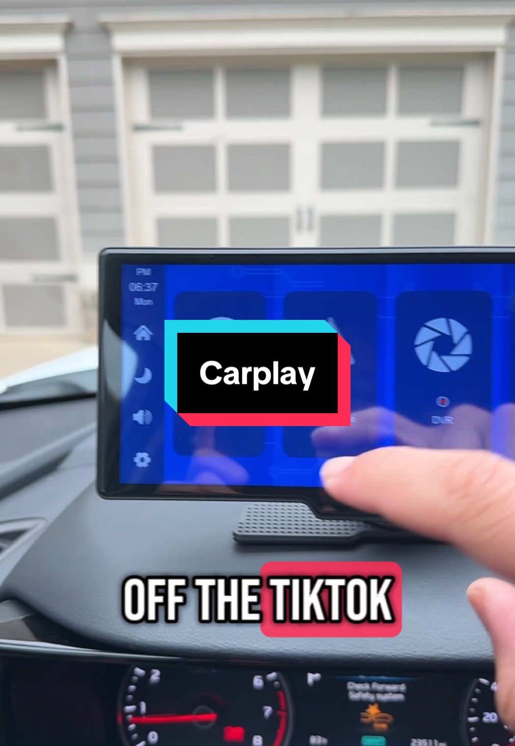 This wireless CarPlay screen connects instantly when I start the car. No cords. No stress. Just vibes. #TikTokShop #TikTokMadeMeBuyIt #WirelessCarPlay #DriveSmarter