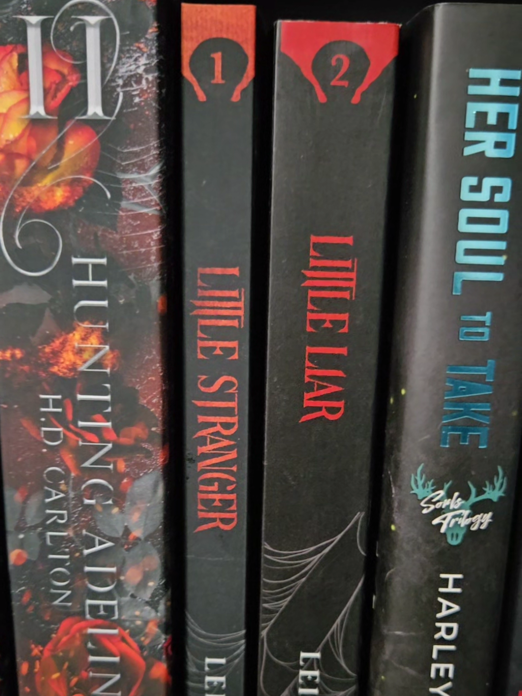 Where are my book besties!?📖🖤 I'm currently reading Hunting Adeline! #readerfollowparty #darkromance #smut #fyp #share #BookTok #fypage  #bookbesties #bookrecs 
